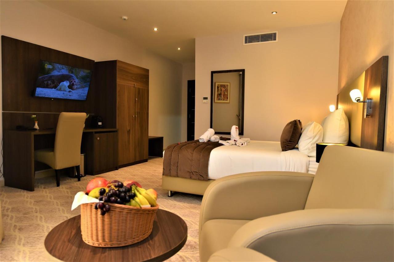 Mf Hotel Oran Bir El Djir Kültér fotó