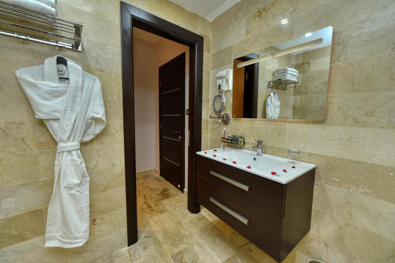 Mf Hotel Oran Bir El Djir Kültér fotó